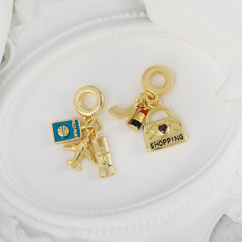 Wholesale of popular DIY jewelry accessories, pendants, necklaces, exquisite and niche design mini pendants from Europe and America Specification image