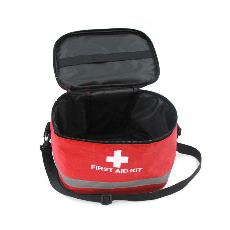 Family first aid kit, home care storage bag, outdoor medical bag, shoulder strap, portable large-capacity cylindrical bag Application Scenario