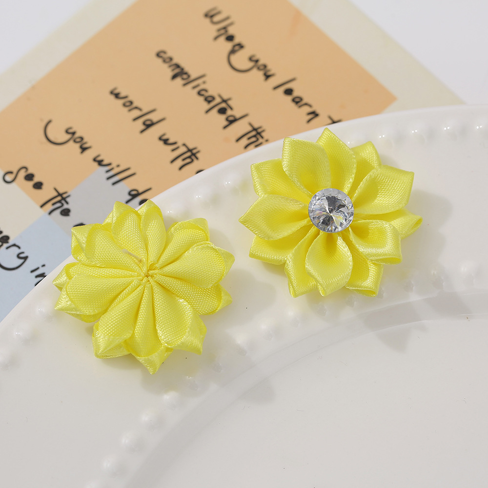 手工织带12瓣花朵辅料diy儿童发饰发夹配件加钻胸花服装辅料批发产品图