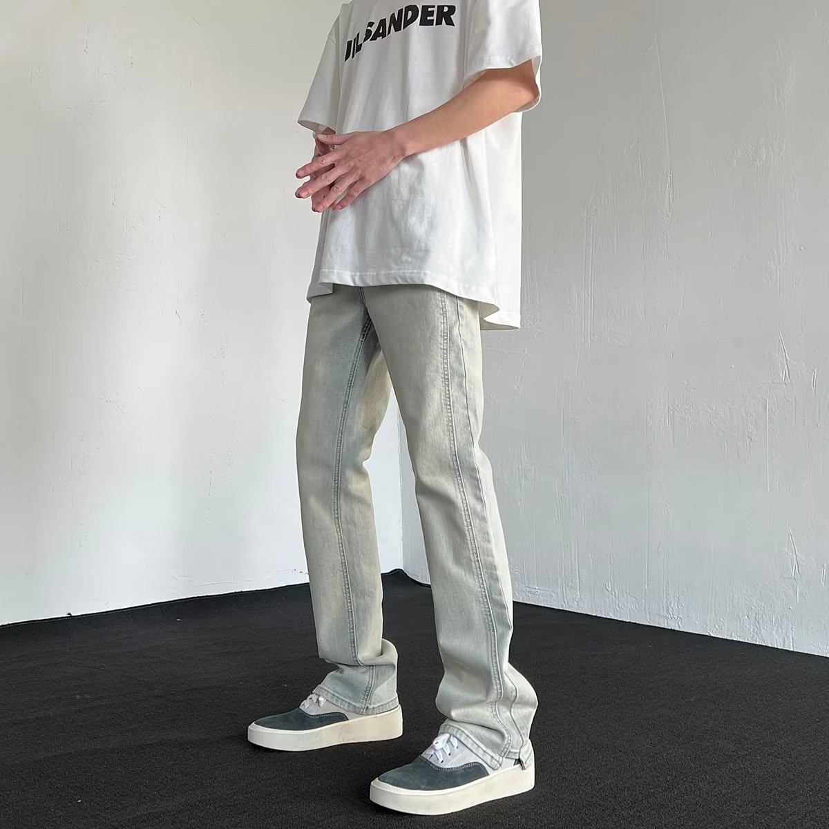 Washed and aged jeans for men's summer, new Hong Kong-style ins retro trend loose straight-leg trousers, one-piece consignment