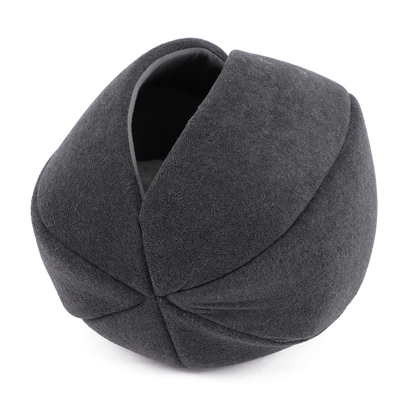 Wholesale of new winter fleece cold-proof pet beds, creative single-layer windproof irregular-shaped pet beds and pet sleep beds Application Scenario