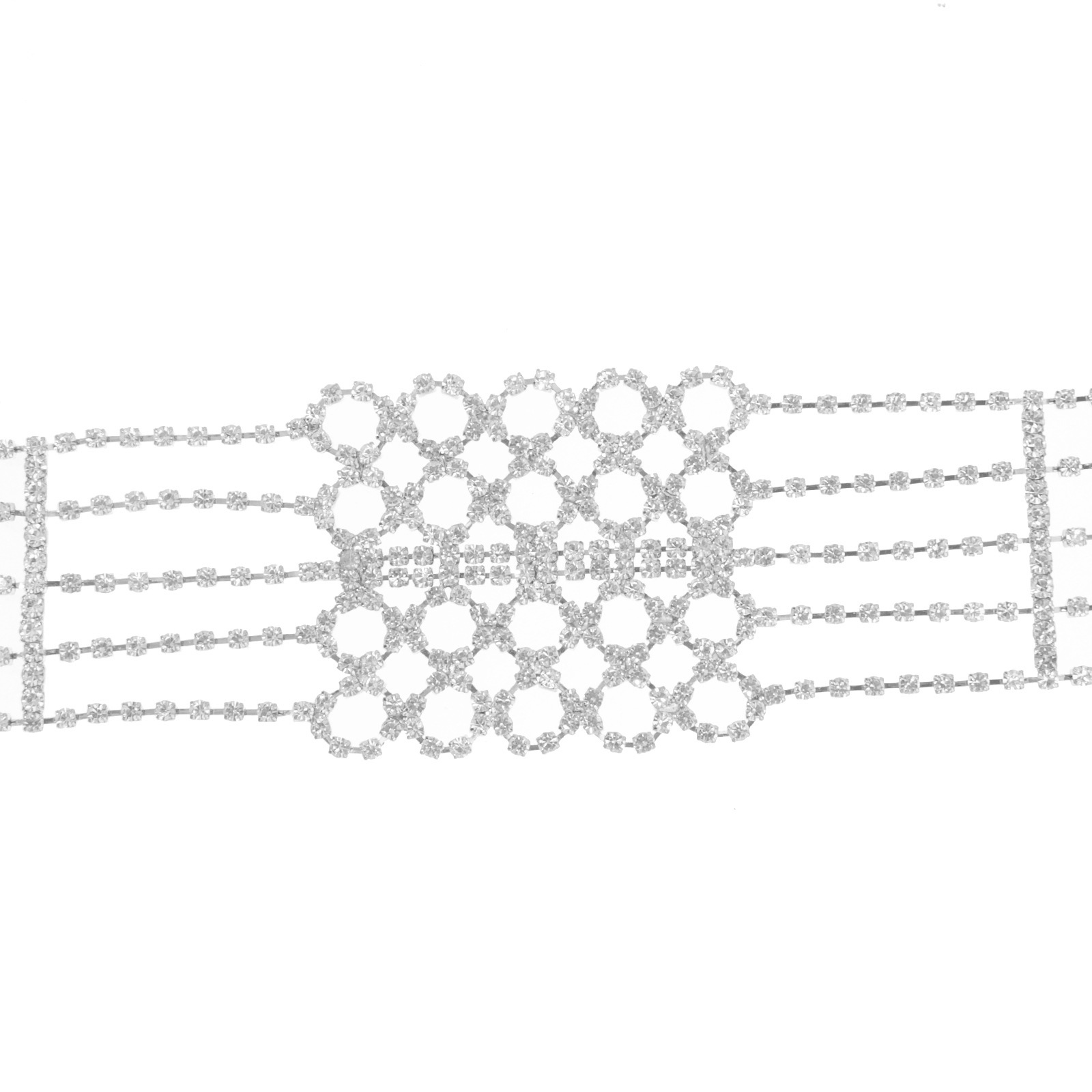 Retro hollowed-out necklaces with rhinestones, cross-border best-selling necklaces, exaggerated stage catwalk necklace accessories manufacturer supply Application Scenario