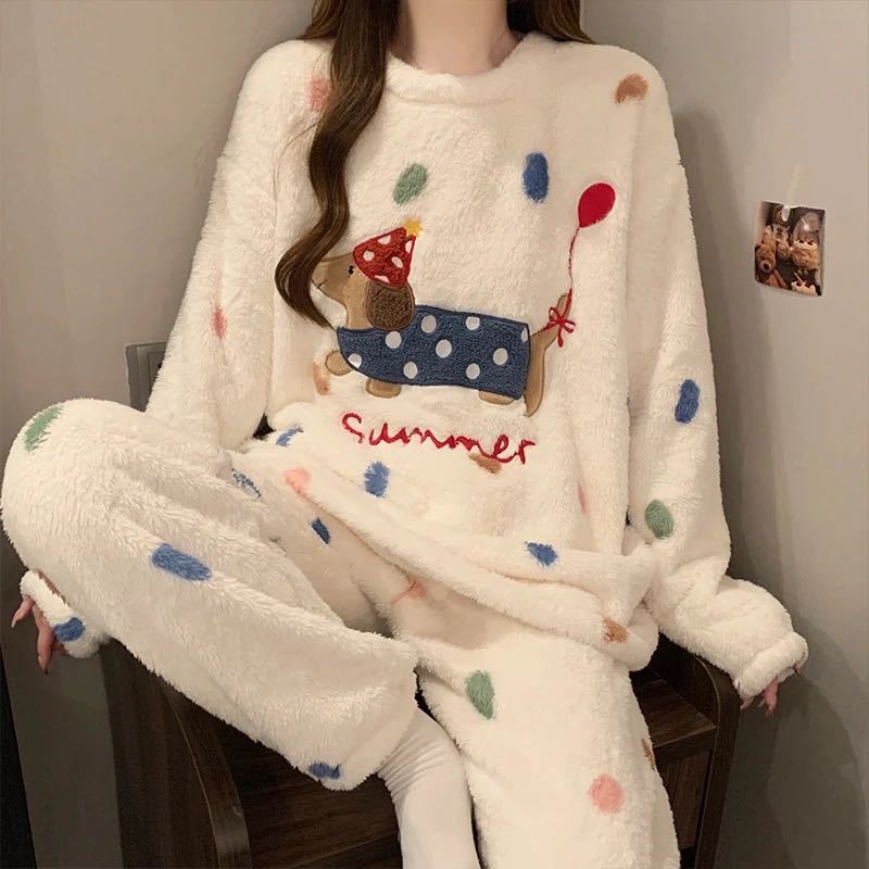 Korea2025 Autumn/Winter Velvet Coral velvet pajamas for girls, cartoon Dachshund soft girls, thick and warm home wear