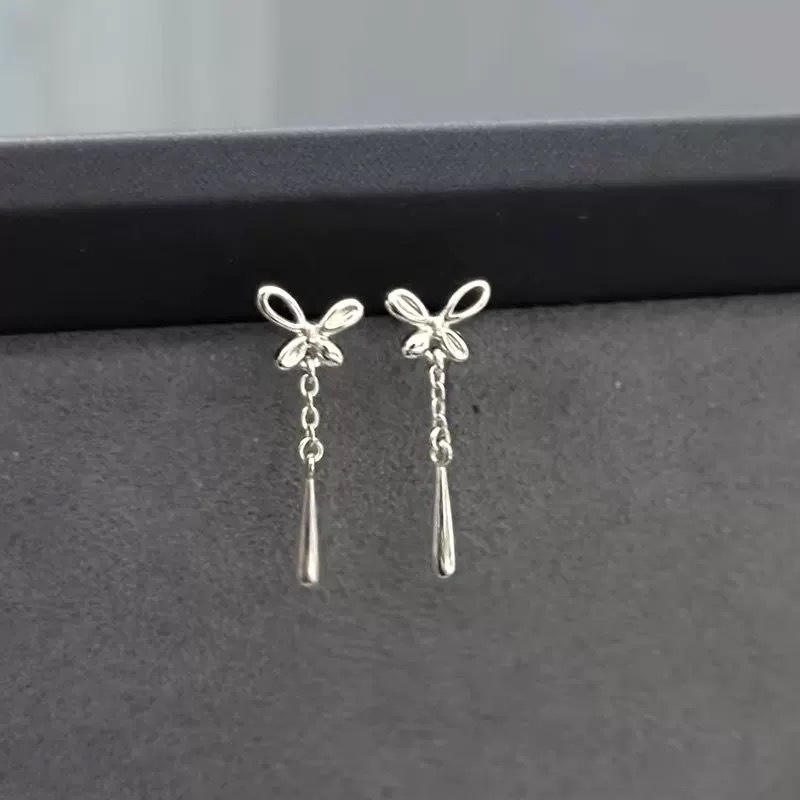 s925 sterling silver butterfly stud earrings for women, with a light luxury and high-end feel. Water drop tassel earrings, a niche, versatile and stylish look Specification image