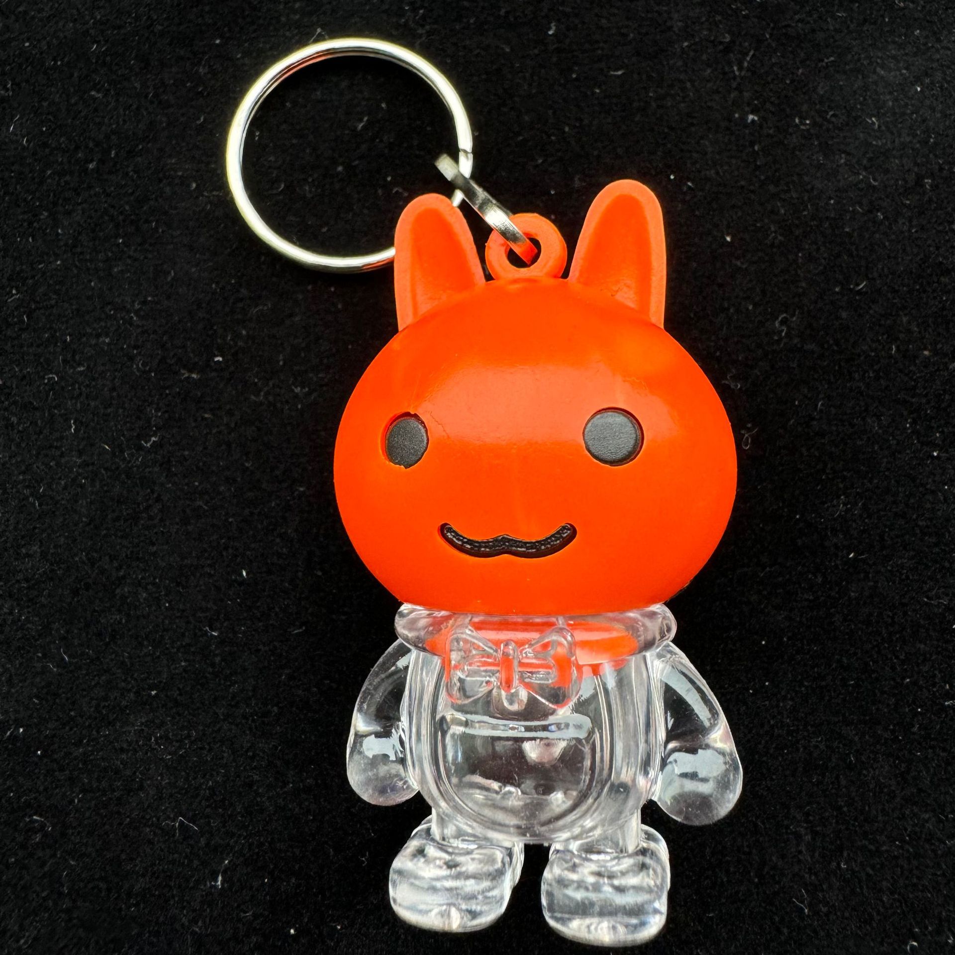 Cartoon rabbit-shaped keychain main body flowing sand oil toy Song Jin Little horse pendant keychain accessory Specification image