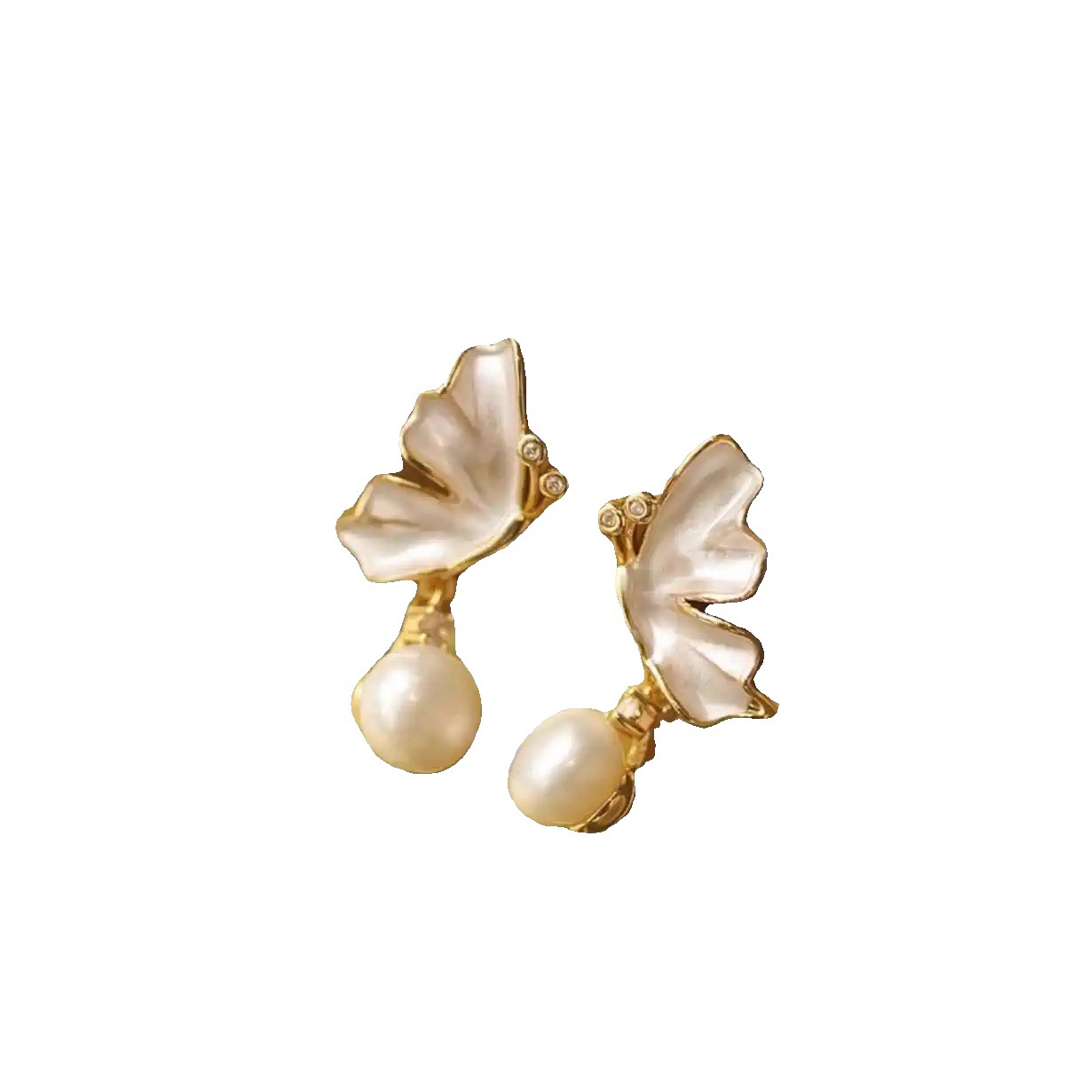 Natural freshwater pearl stud earrings, light luxury butterfly niche earrings, high-end and elegant stud earrings, French fashion, versatile for women Item Picture