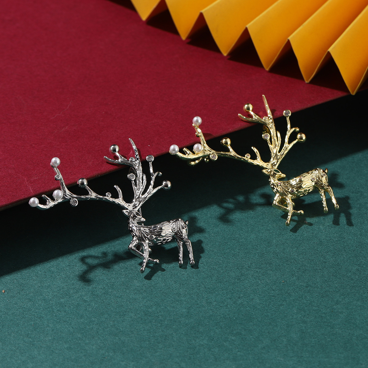 新年小众胸针新款麋鹿圣诞节小众秋冬防走光大衣胸花配饰时尚衣饰
