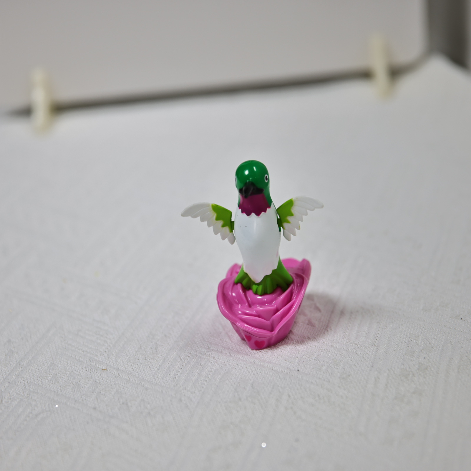 工厂直销汽车饰品太阳能蜂鸟造型自动摇摆器 汽车摆件可批发