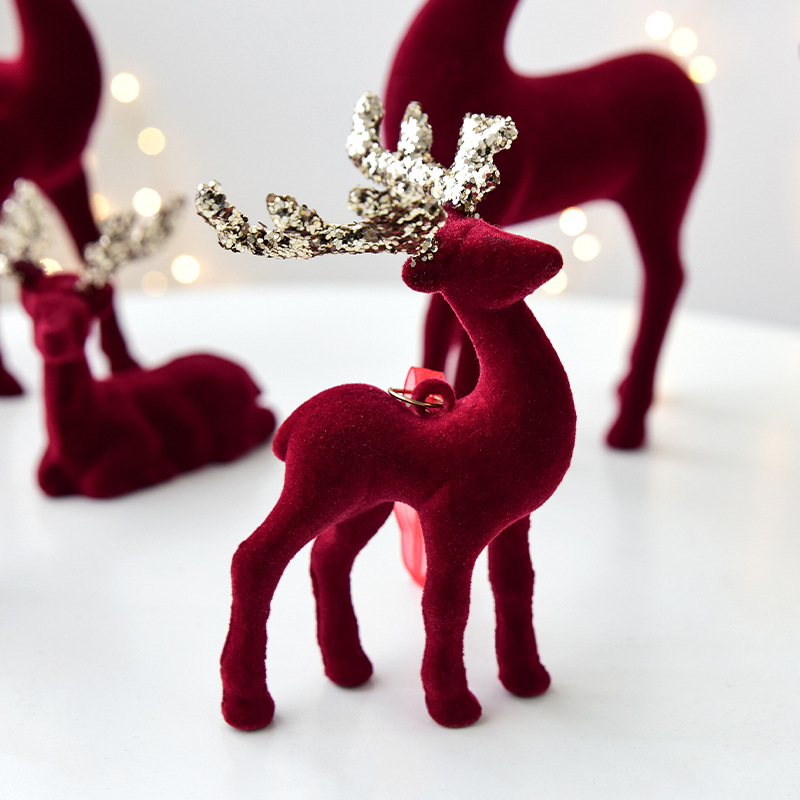 Christmas decorations: Christmas reindeer desktop ornaments, Christmas tree decorations, hanging ornaments, red velvet deer pendants Application Scenario