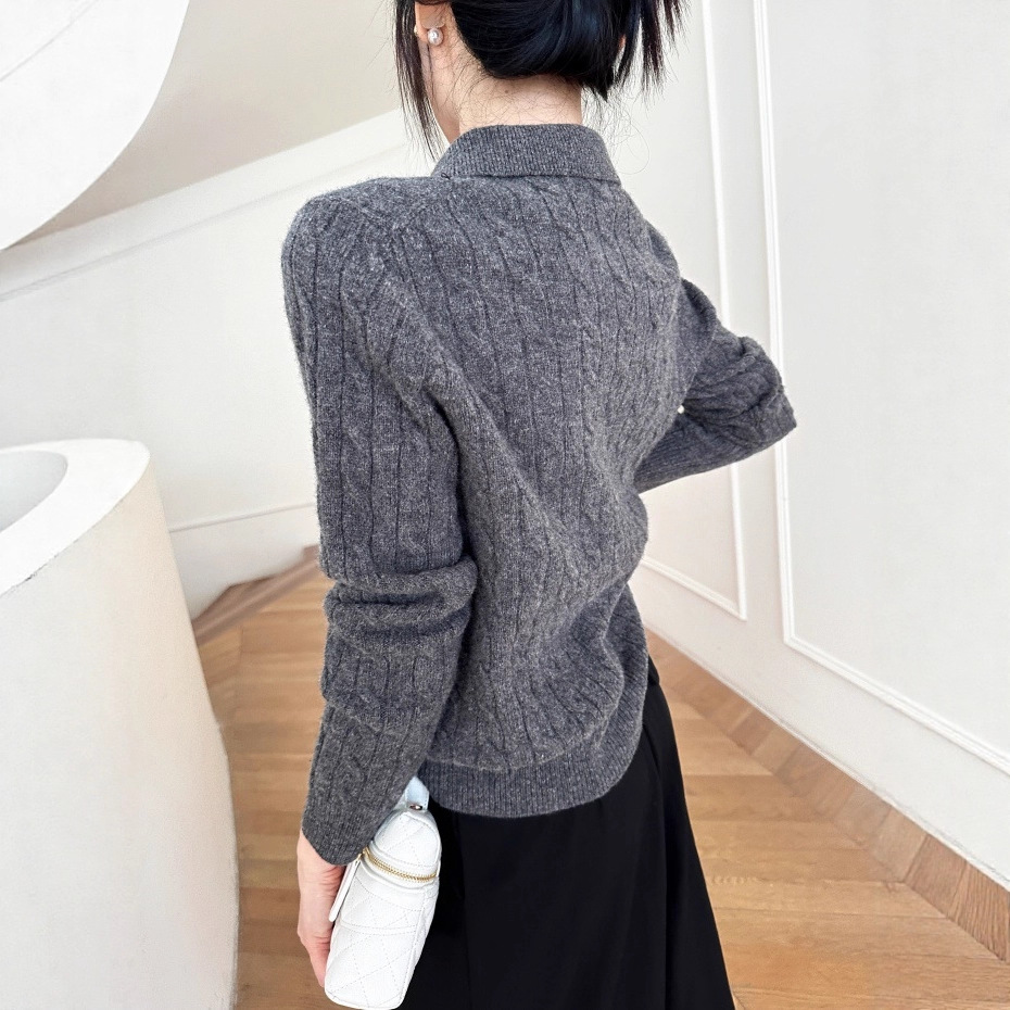 The new autumn and winter style lapel 100% wool cardigan with pit stripes and shell buckles is a versatile sweater for women Application Scenario