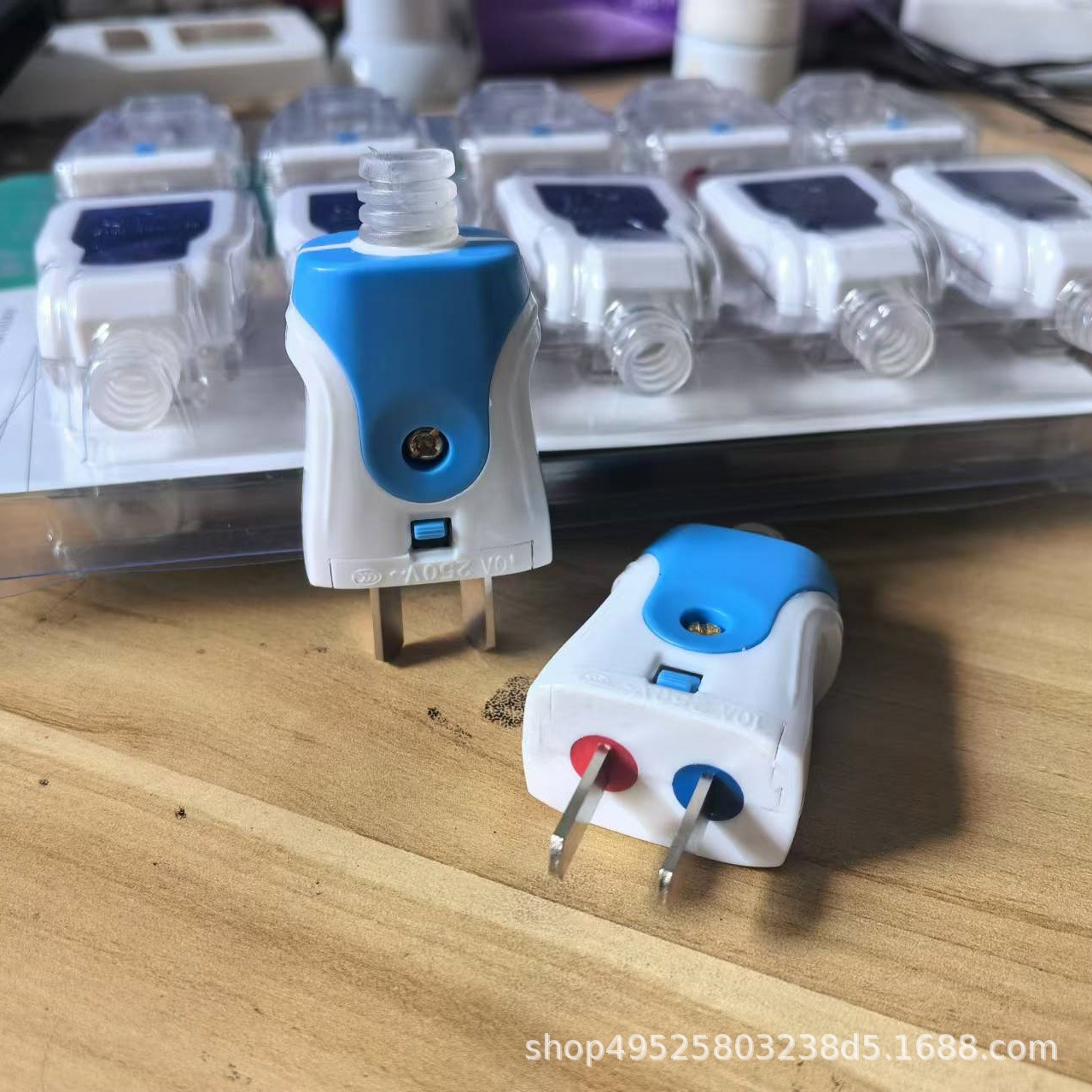 全球通用转换插头/欧标转换插座/电源转换插头/新加坡插头转换/多功能插头插座产品图