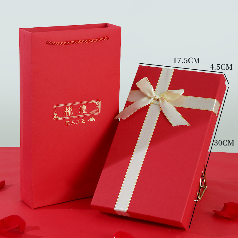 Mother's gift for girlfriend: Silk scarf, sandalwood comb set gift box, birthday present, wife's wedding gift Application Scenario
