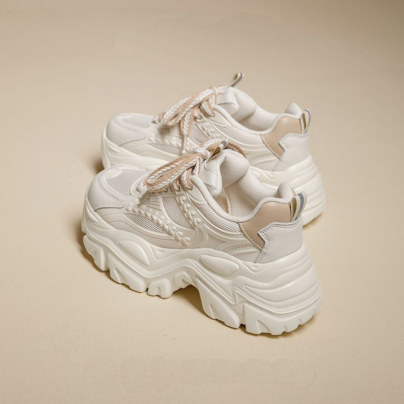 运动休闲鞋实物图