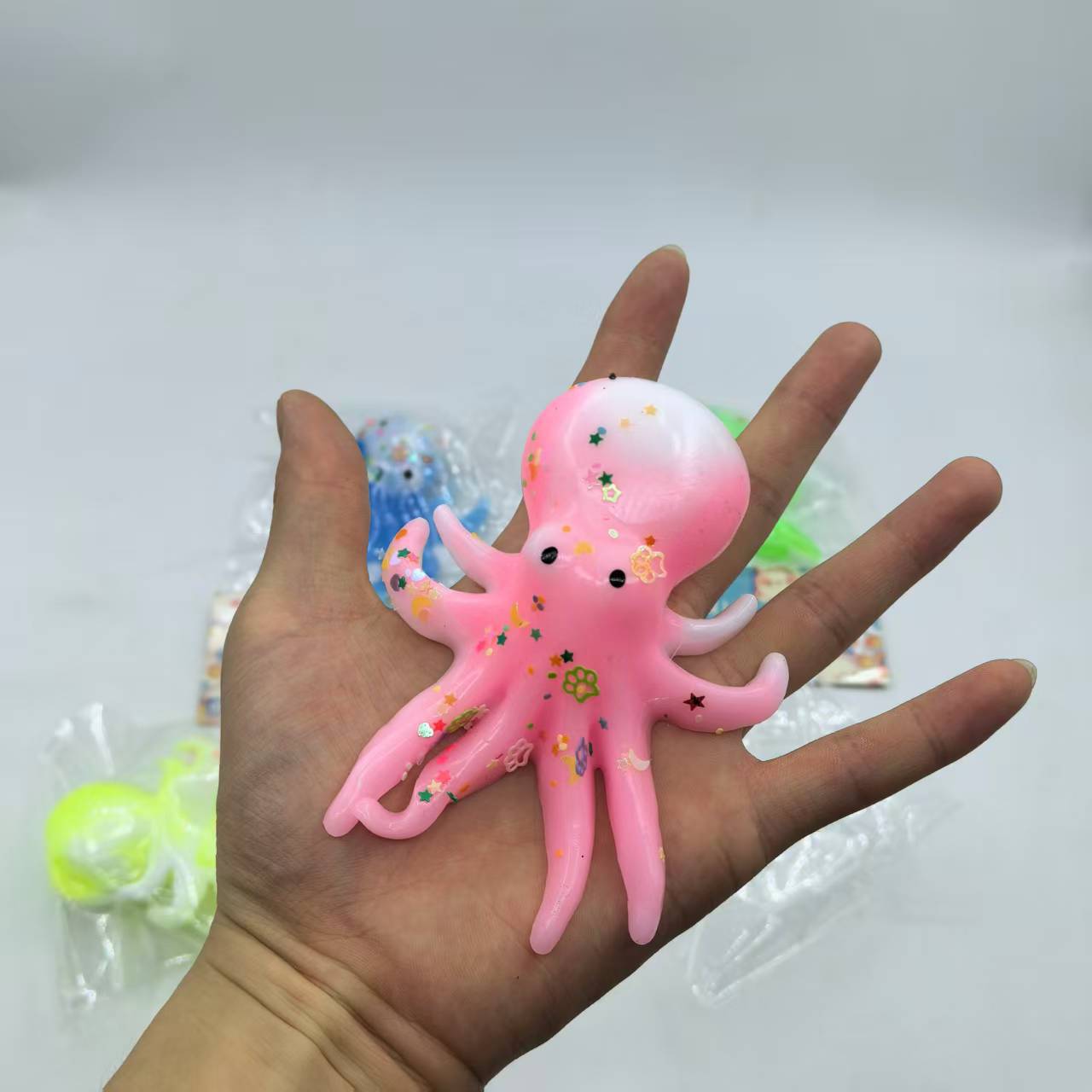 Direct sales from the manufacturer of simulation card head dual-color octopus venting and Pinching fun PVC bags for children's stress-relieving toys Application Scenario