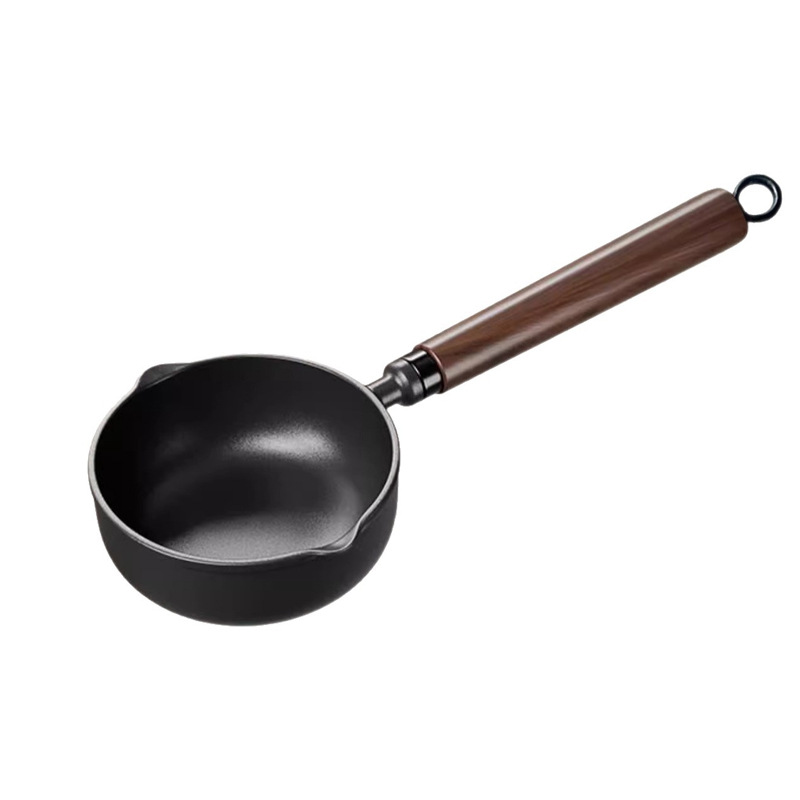 ويتم صب المقلاة بالمقلاة بالمقلاة بالمقلاة والزيت الساخن بالمقلاة Item Picture