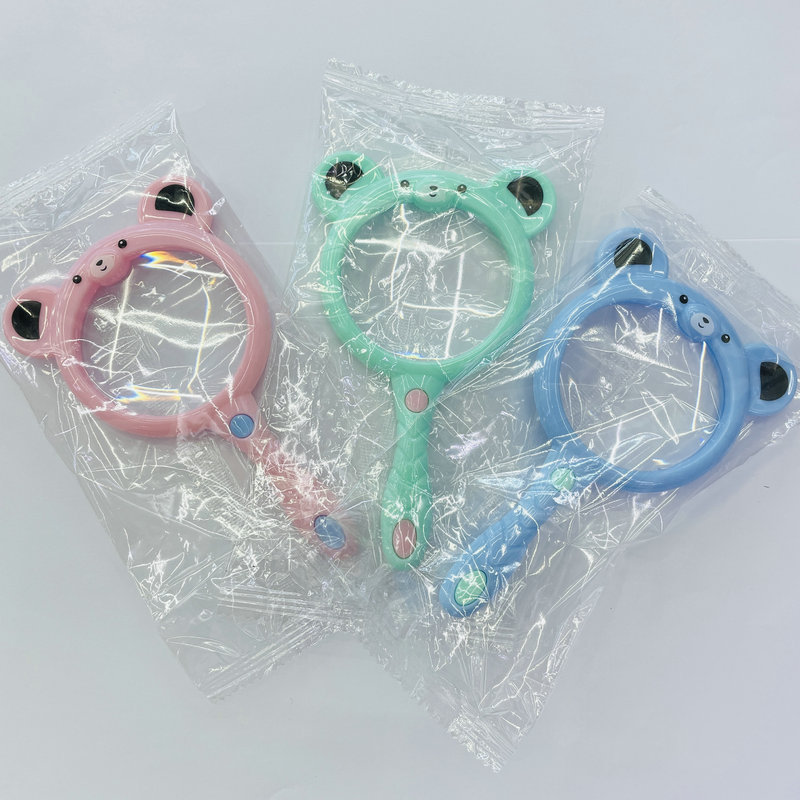Children's anti-drop handheld cartoon animal magnifying glass, kindergarten science experiment toy, cute gift for kids Application Scenario
