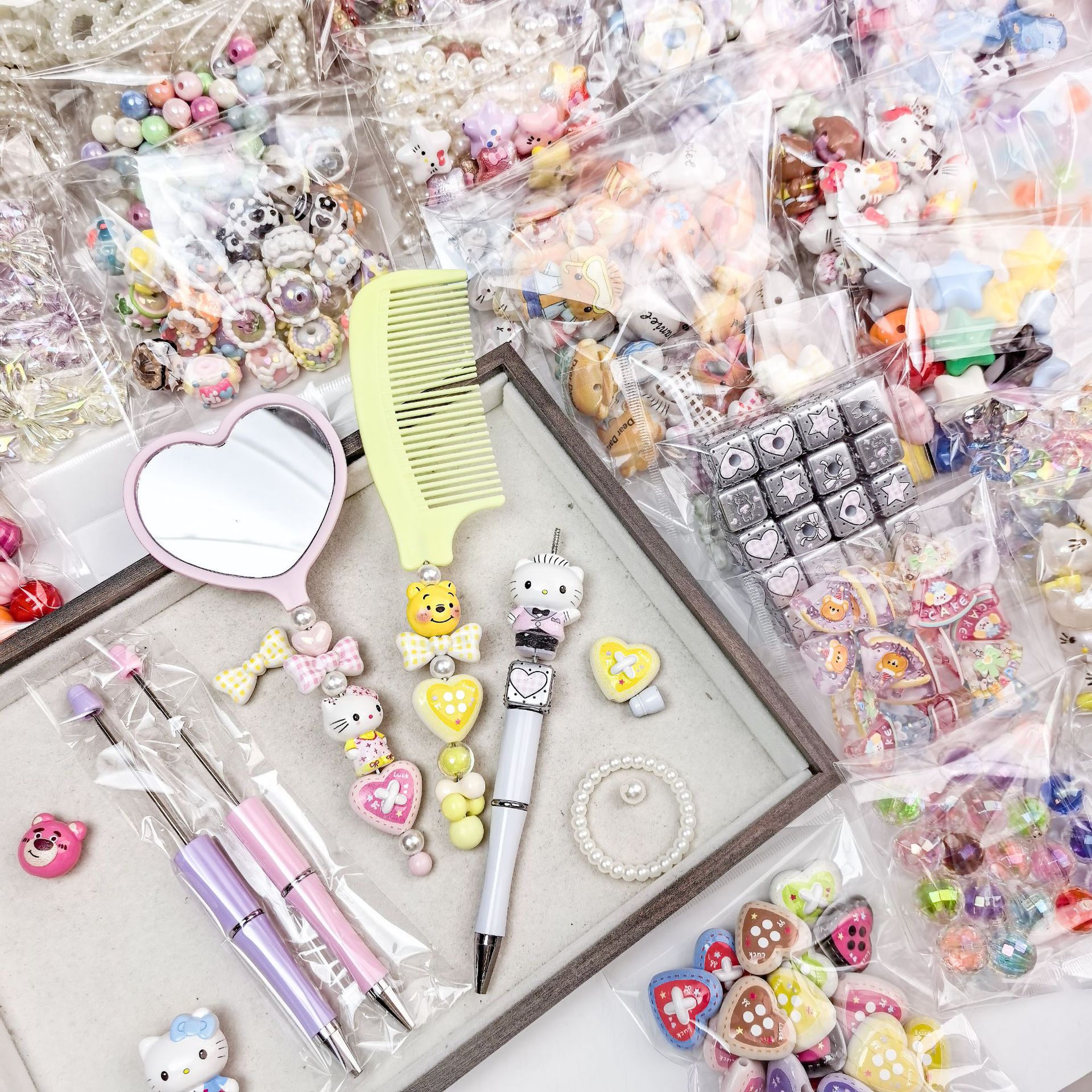 Diy Macaron-Colored Gummy Pen, Mirror, Comb, Beaded Hand-Held Comb Accessories From Dongdaemun, South Korea Application Scenario