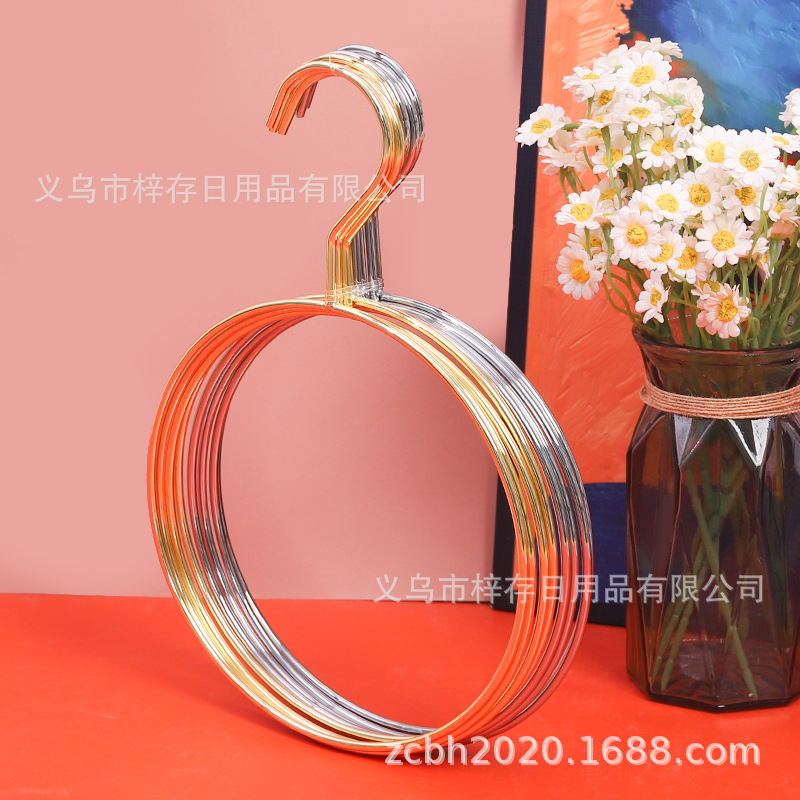 Wholesale of metal scarf rack, rose gold round clothes hanger, iron scarf hook and storage rack Application Scenario