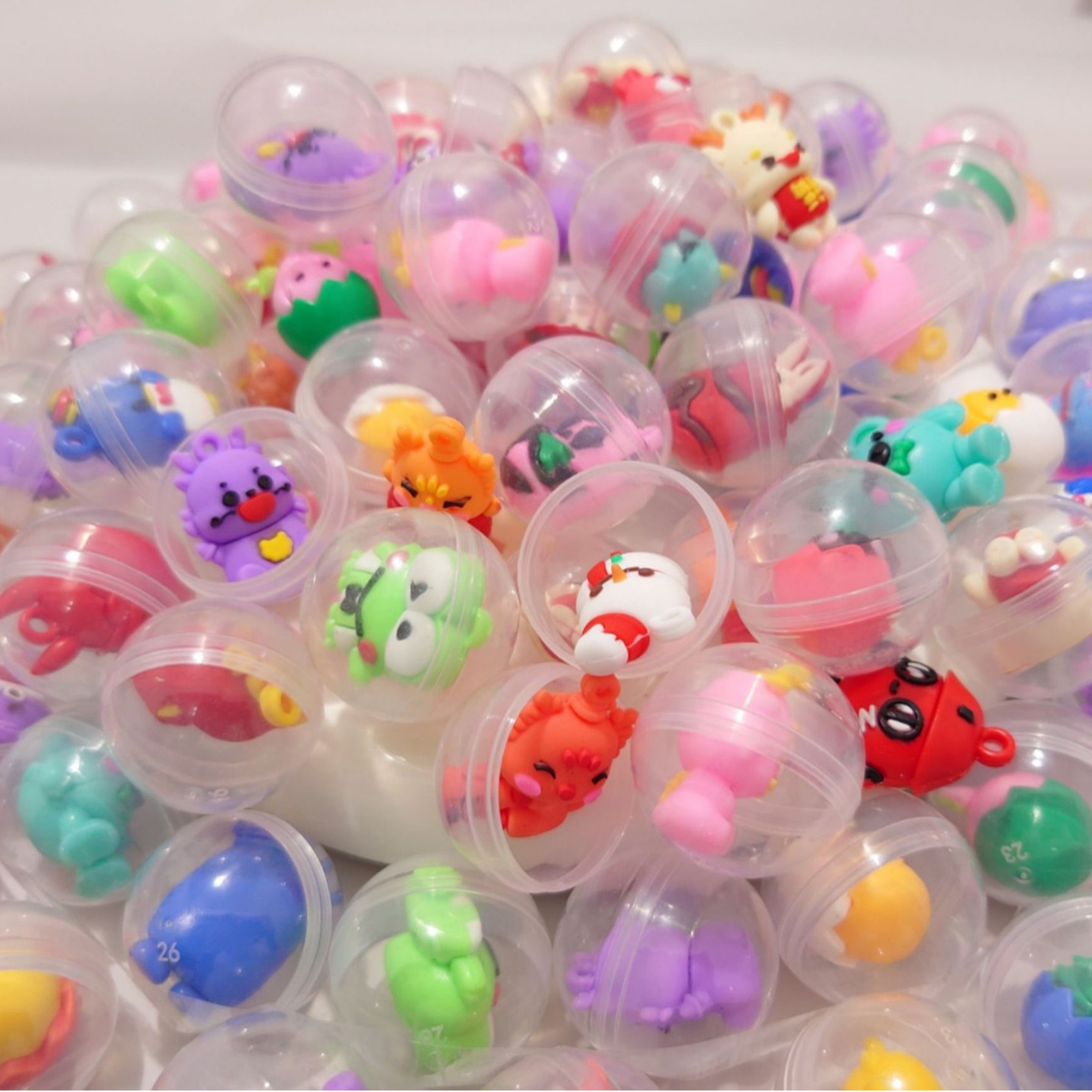 32mm透明公仔扭蛋玩具一元投币游戏扭蛋机弹力球扭扭蛋球批发产品图