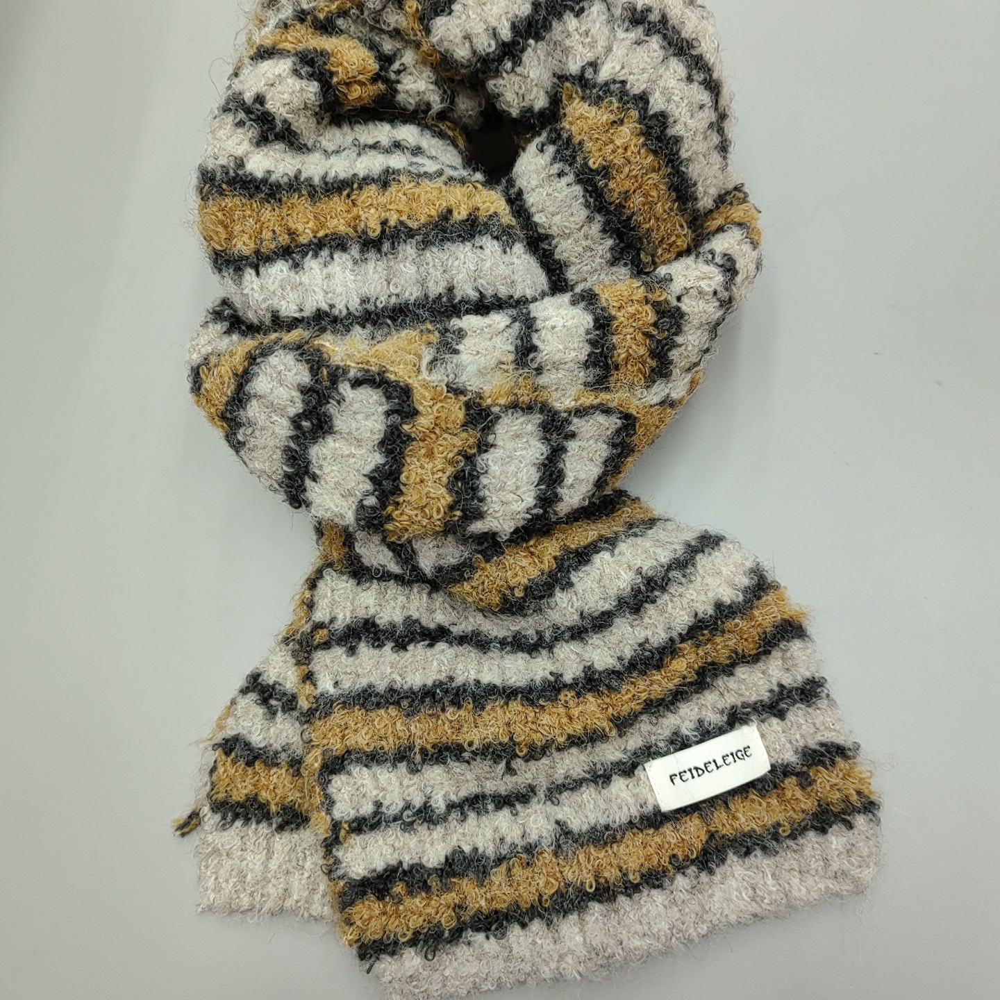 A faux lambskin striped scarf for women in a retro Korean style with contrasting colors, a soft and sticky couple's winter warmth thickened Instagram Specification image