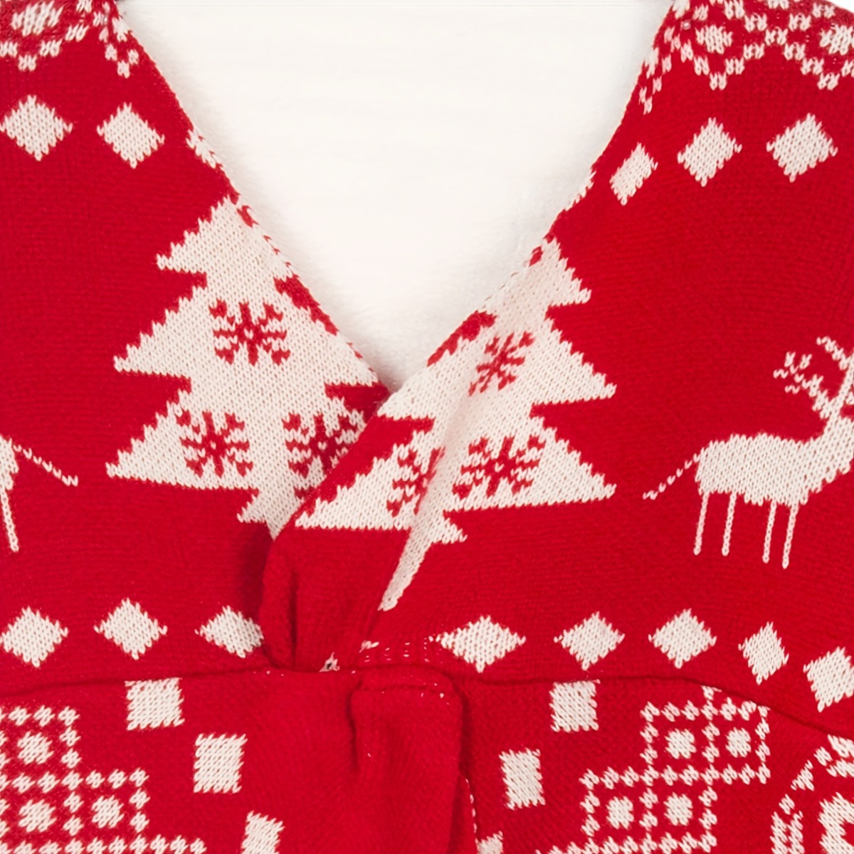 V-neck double-sided irregular smock sweater, backless and off-the-shoulder, Christmas snowflake pattern long-sleeved women's wool top Application Scenario