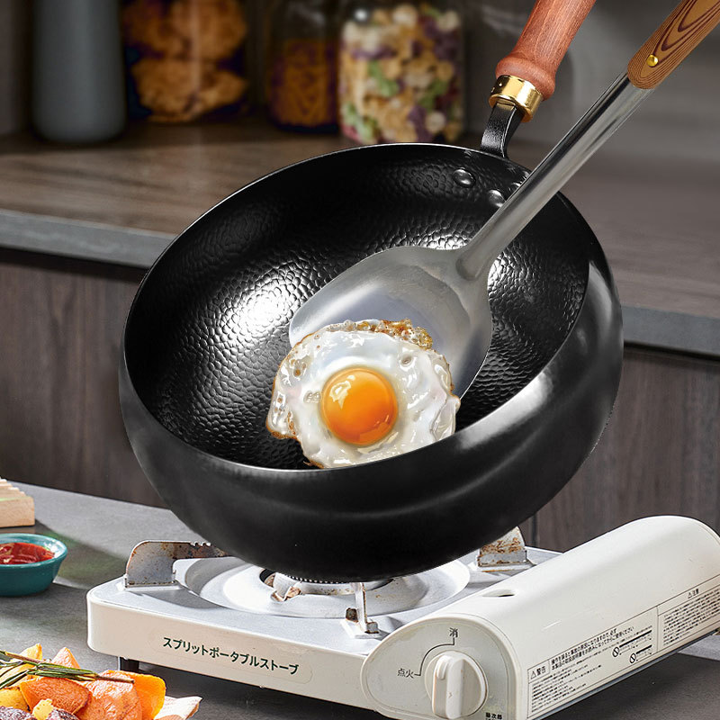 The ancient-style large-bellied pot with handcrafted hammer patterns, the household uncoated iron pot, and the mini single-serving small wok are now ready to be served Application Scenario