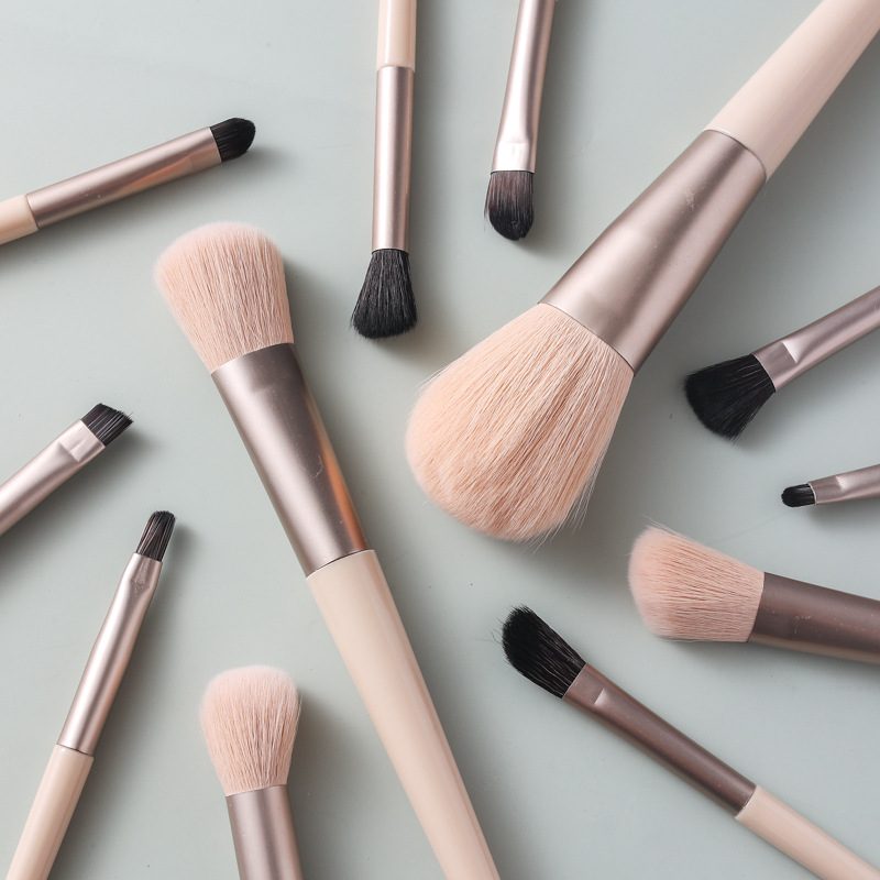 12-piece Morandi Cangzhou makeup brush set, loose powder, eyeshadow, blush, concealer, contouring brush, beauty tools wholesale factory Application Scenario