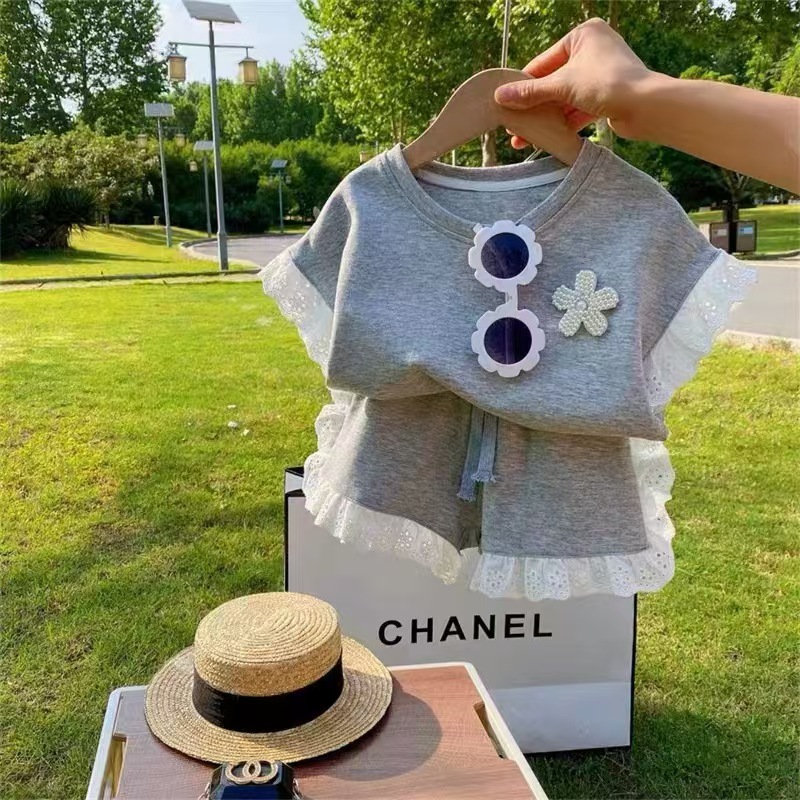 Chica vestido de verano bebé versión coreana casual encaje encaje manga corta camiseta pantalones cortos cortos dos piezas zoe Application Scenario
