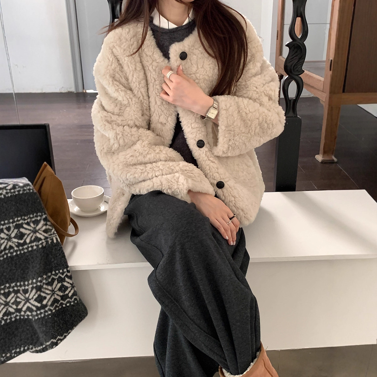 Weisong women's loose and laid-back lambskin coat for women's winter 2025 new style Korean-style versatile, warm and casual top details Picture