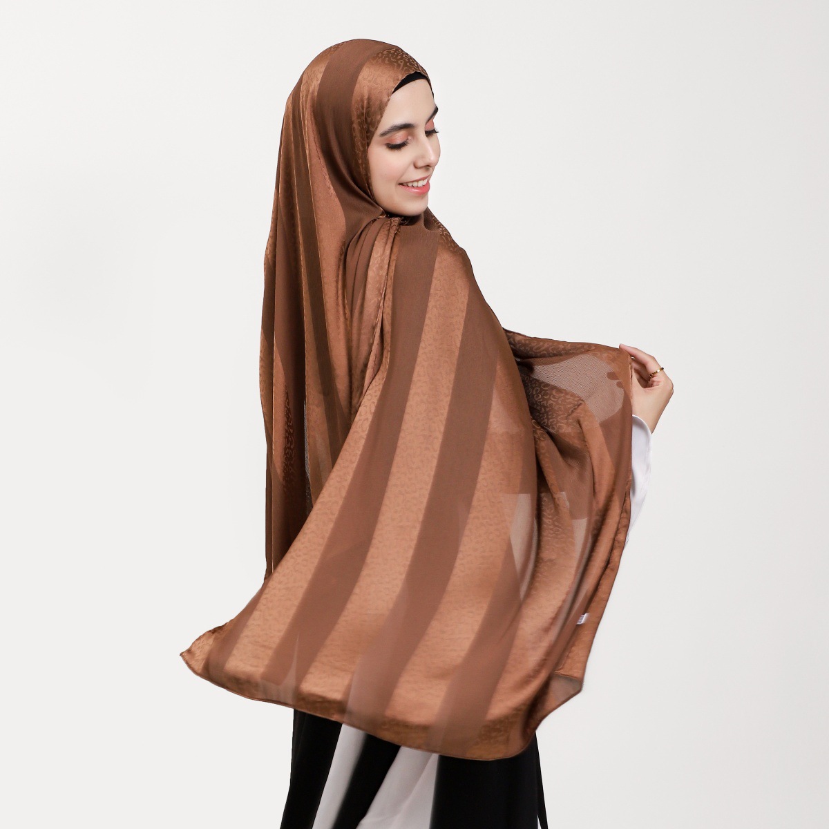 European and American trend monochrome leopard print jacquard wide striped long scarf shawl Satin silk-like smooth women's scarf and headscarf Application Scenario