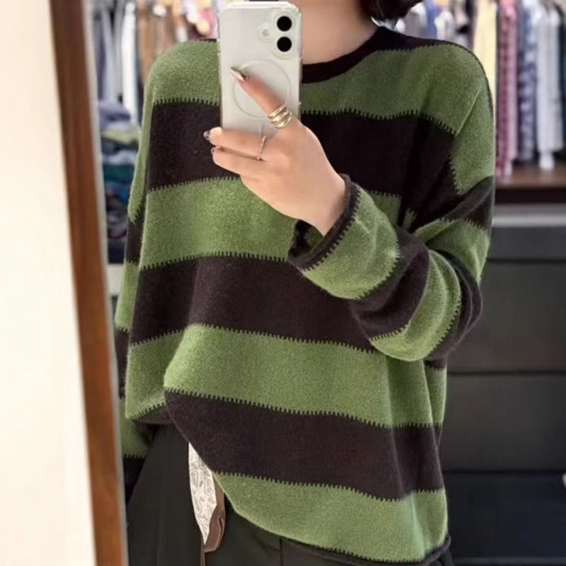 Wool with a high-quality velvety feel, round-neck sweater, round-neck top, loose knitted sweater, wool sweater for women, Australian green Specification image