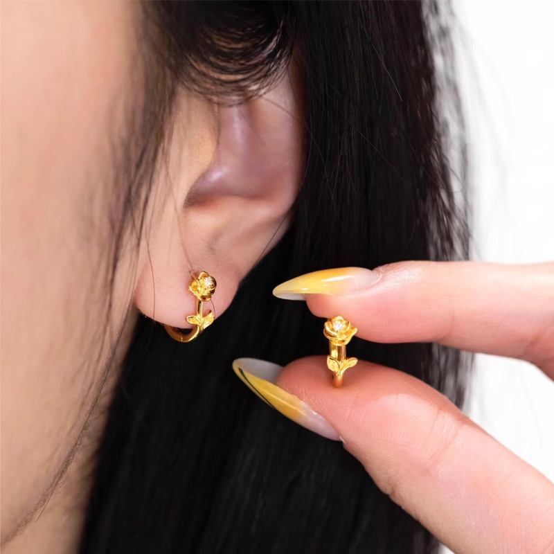 小红书法式复古精致mini花朵耳环轻奢高级感金色浪漫玫瑰花耳扣女