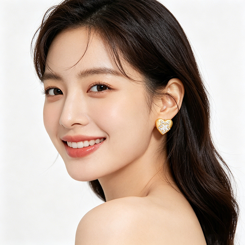 Niche design sense heart-shaped stud earrings, fashionable and light luxury, super sparkling zircon five-pointed star earrings, small and elegant, versatile earrings details Picture