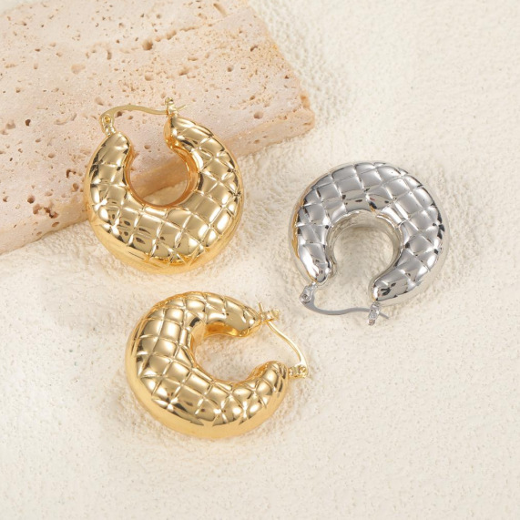 New European and American cross-border copper-plated 18k gold stud earrings women's jewelry, versatile earrings, women's personality, factory wholesale earrings for women details Picture