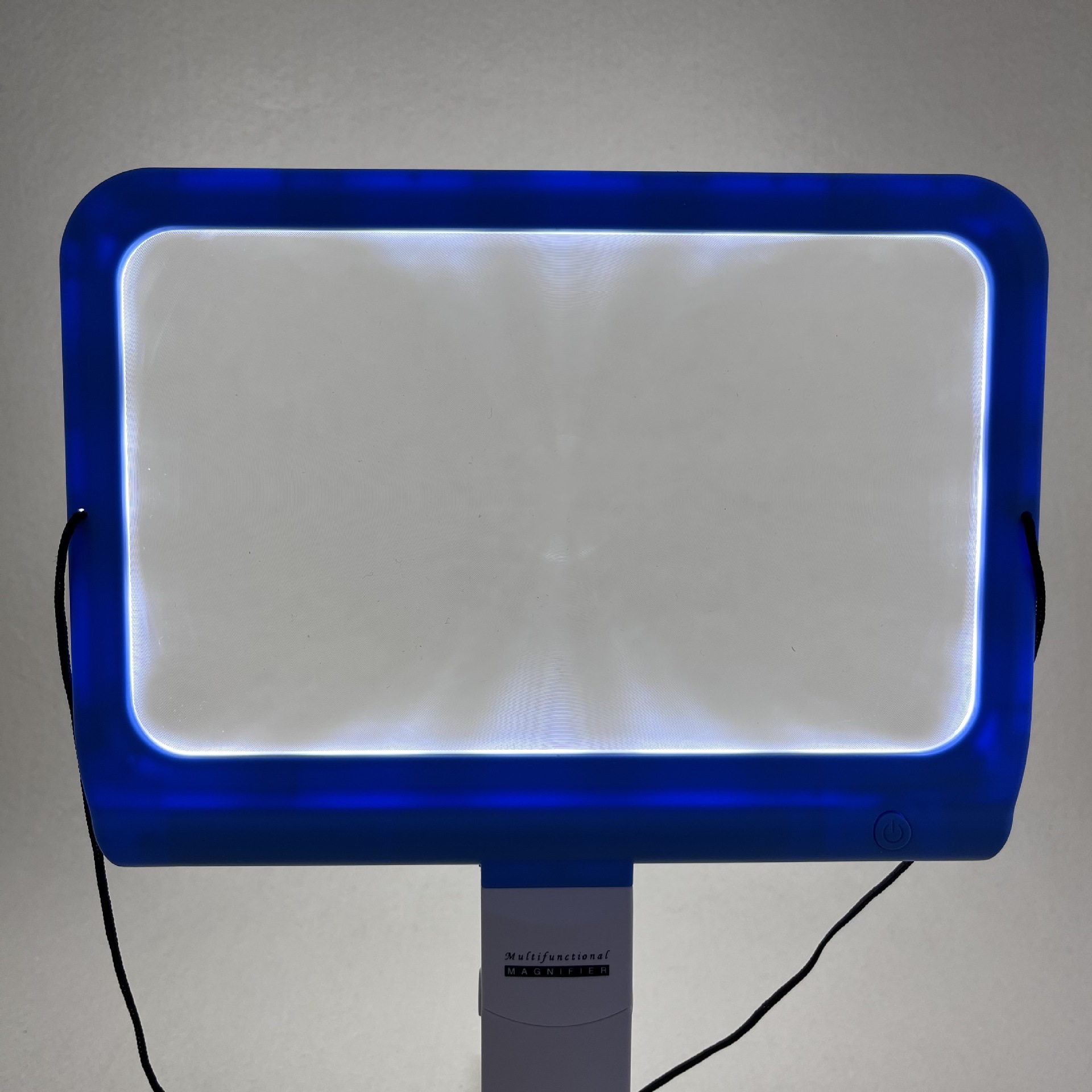 Desktop reading magnifying glass with 48 LED lights, multi-functional elderly gift magnifying glass TH-185115B Application Scenario