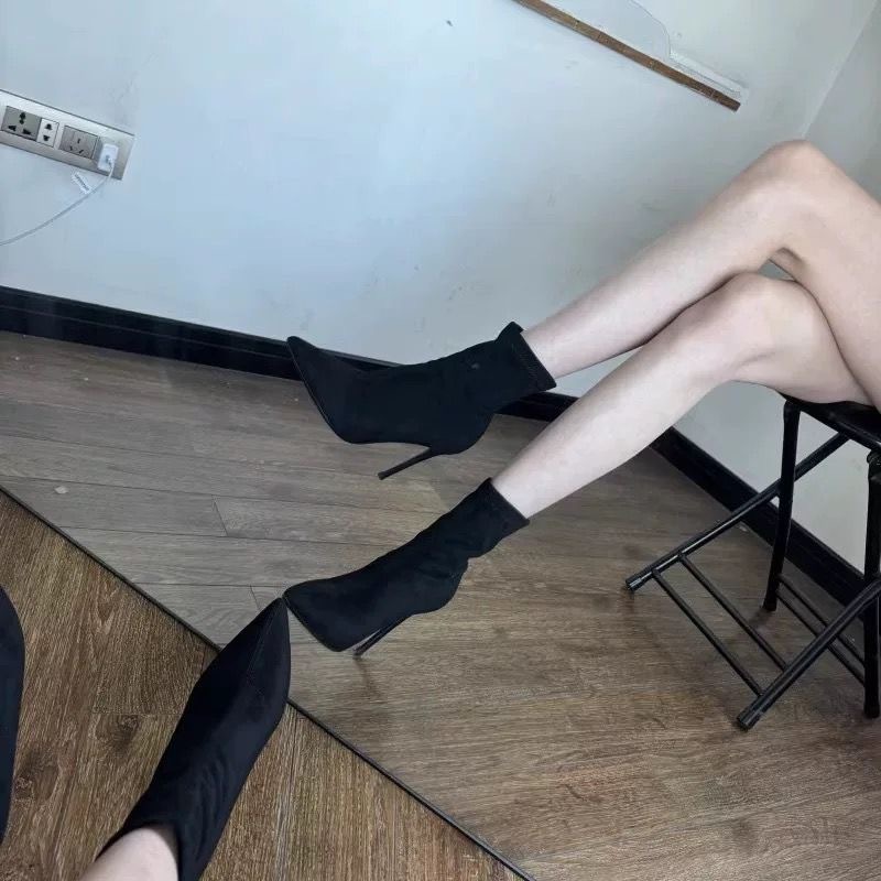 女式皮靴实物图