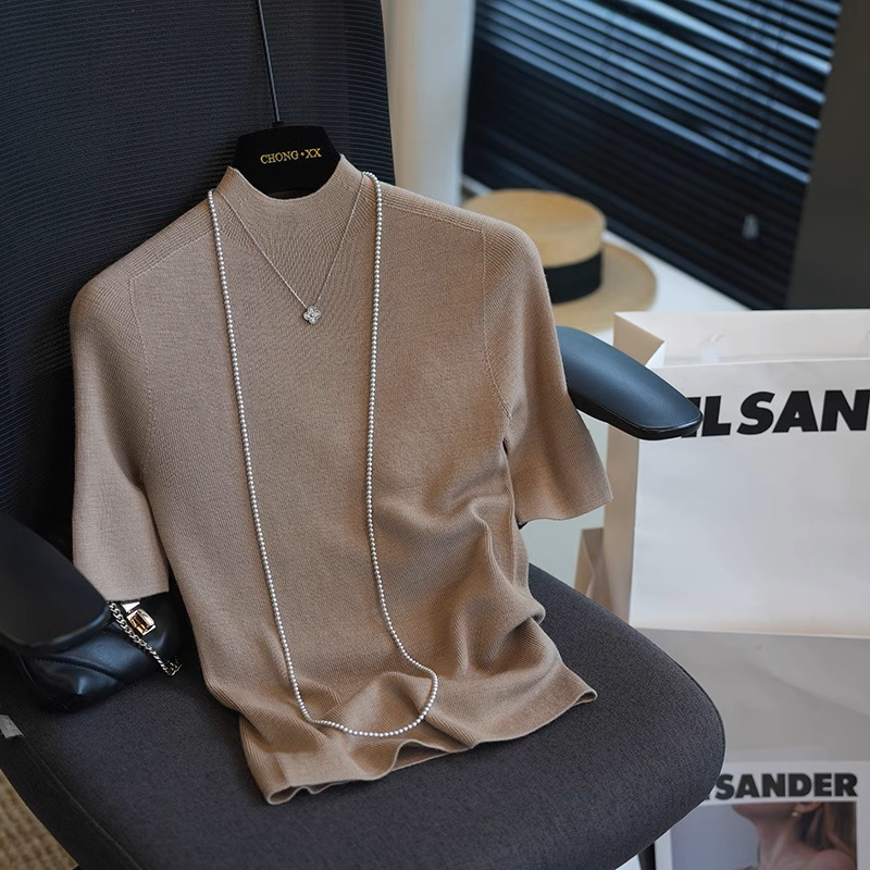 100 Fine-spun wool seamless one-piece semi-high-neck short-sleeved knitted base layer, women's slimming and form-fitting top Spring 909G Application Scenario