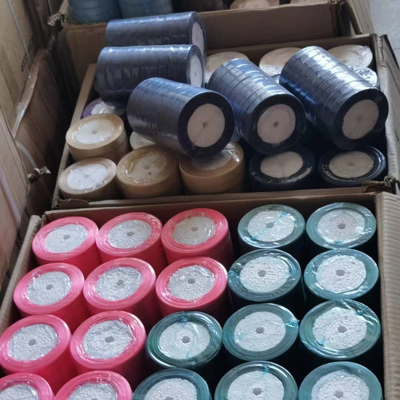 0.6cm to 4cm satin ribbon clothing accessories, hand-decorated curtains, tablecloths, edging, flowers, fruits, gift packaging silk Application Scenario