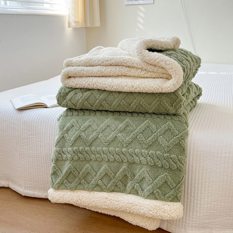 Thickened coral fleece flannel sheepskin blanket, nap sofa cover blanket, office shawl, air conditioner small blanket Application Scenario