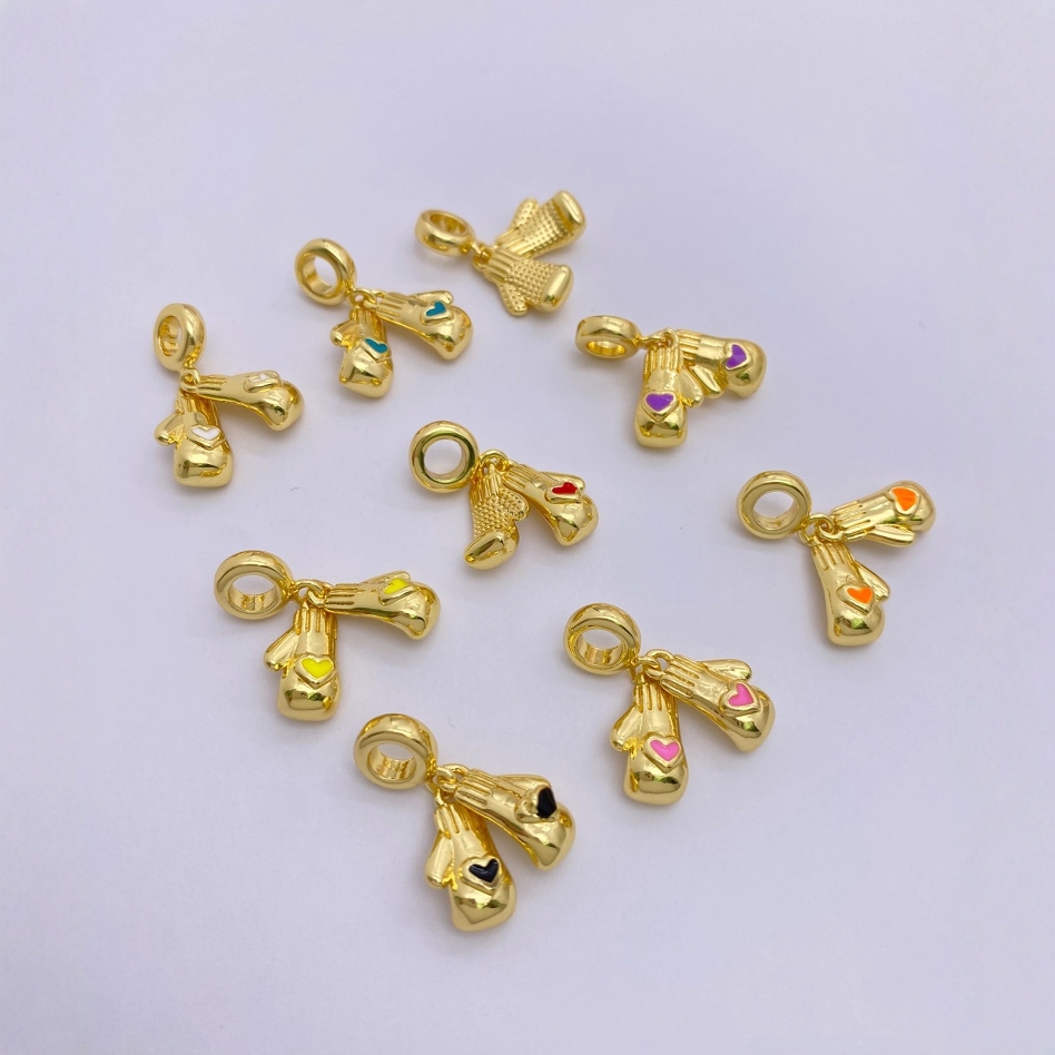 Cute and fashionable best-selling DIY gold-plated accessories such as bracelets, necklaces and pendants in the shape of small gloves