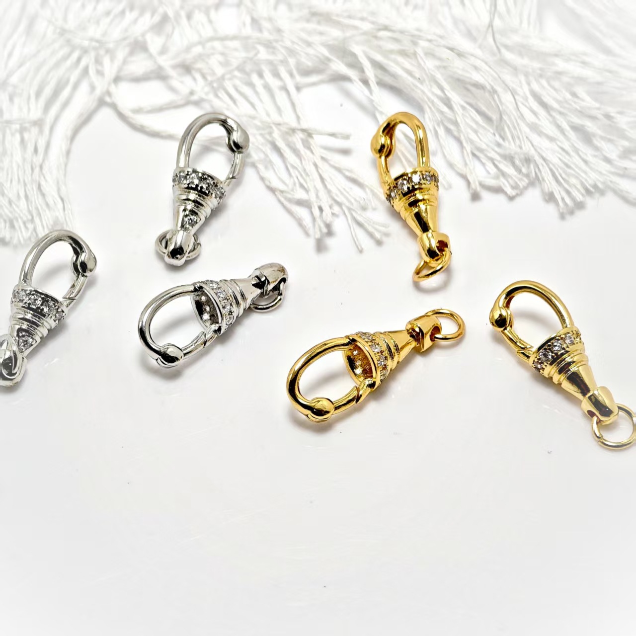 DIY jewelry necklace clasp, 18K thick gold and white gold regular accessory connection clasp, special-shaped bracelet clasp Application Scenario