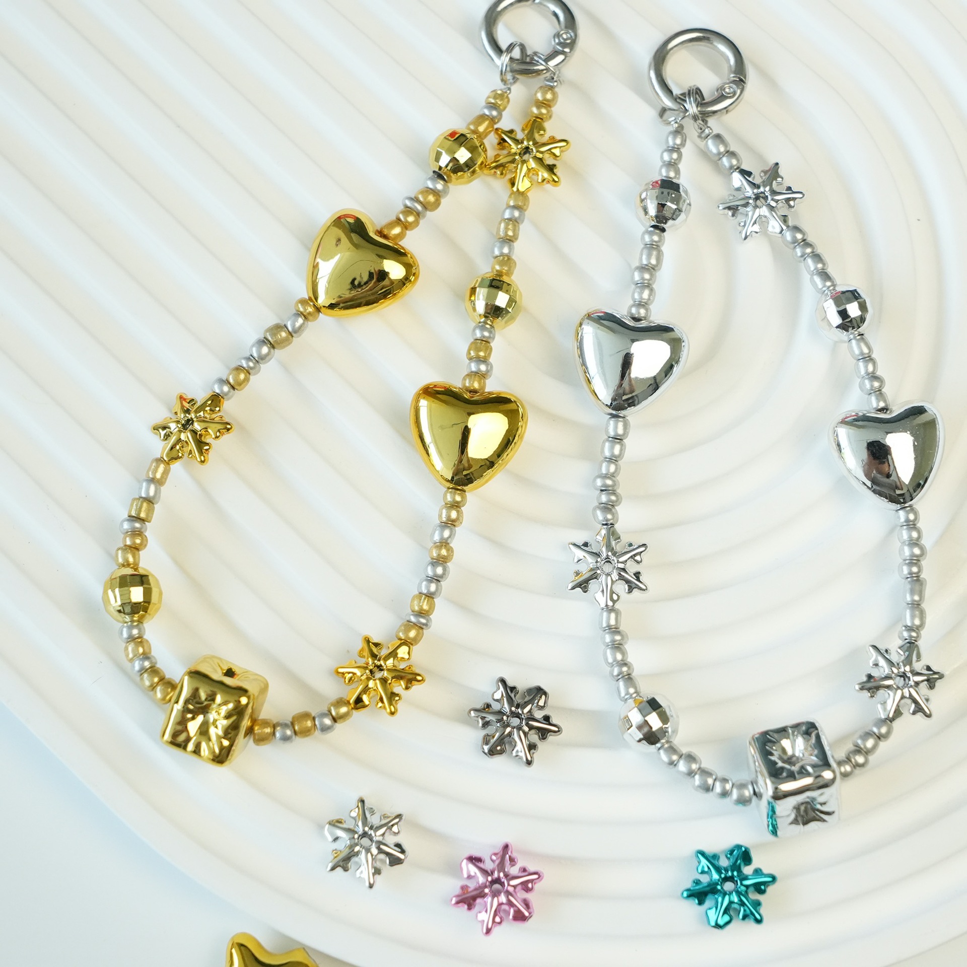 Dry electroplated metal diy bracelet, necklace, summer decoration, beaded phone case, resin patch material, accessories, loose beads, Christmas gold electroplated Christmas ball, Christmas ball, Christmas tree skirt, Christmas vine Specification image