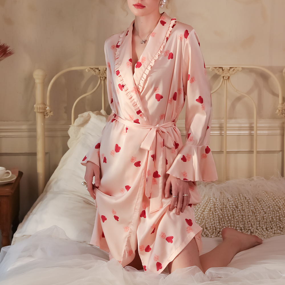 Home pink and tender ice silk pajamas, heart-shaped satin bathrobes, home wear, bride and bridesmaid group morning gowns, 529 V-neck, can be worn outside Application Scenario