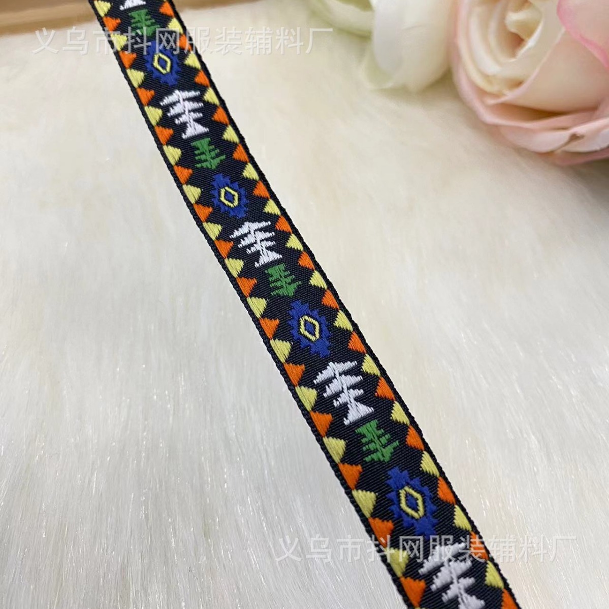 1.8- 2.1cm Ethnic-style jacquard embroidery webbing, hair accessories, headwear, performance costume accessories, gift box packaging tape Application Scenario