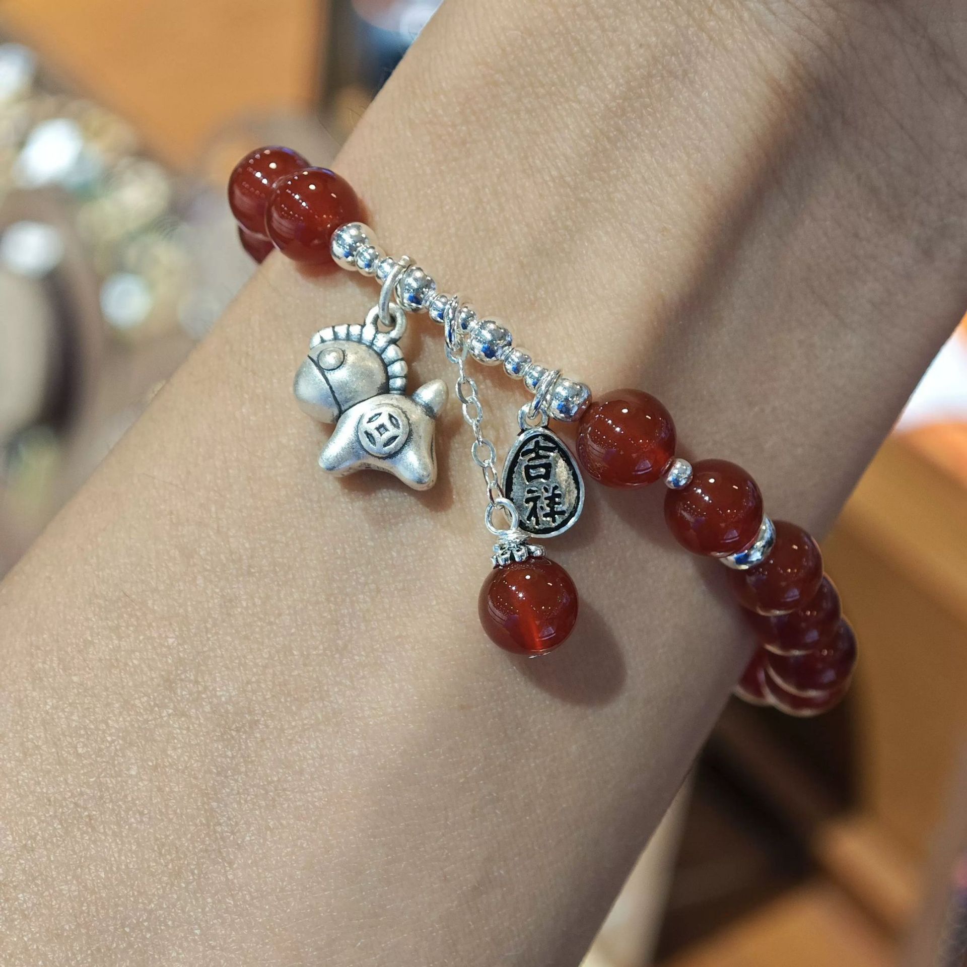 S925 sterling silver 12.4 red agate bracelet for women, new Chinese-style niche design sense, auspicious and lucky bracelet, national trend Specification image