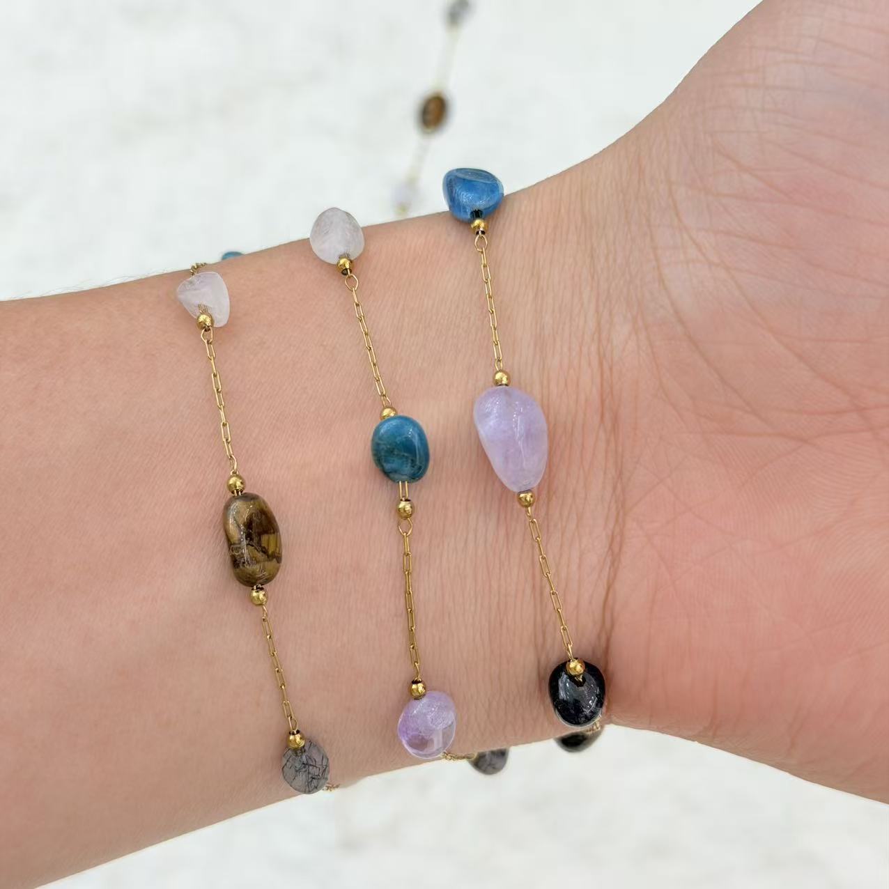Mixed color natural stone hand-gold-plated chains, semi-finished products, multi-color raw stone loose chains, self-made bracelets, diy accessories wholesale Application Scenario