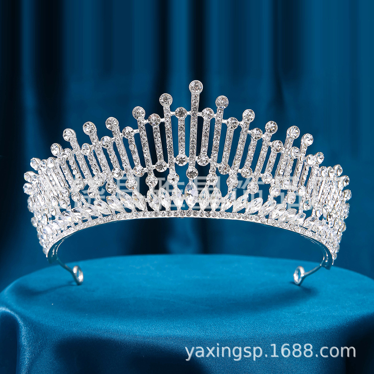 Baroque bride, crown, fashion show, Internet celebrity headwear, wedding dress, wedding, becoming a queen, birthday, princess crown Application Scenario