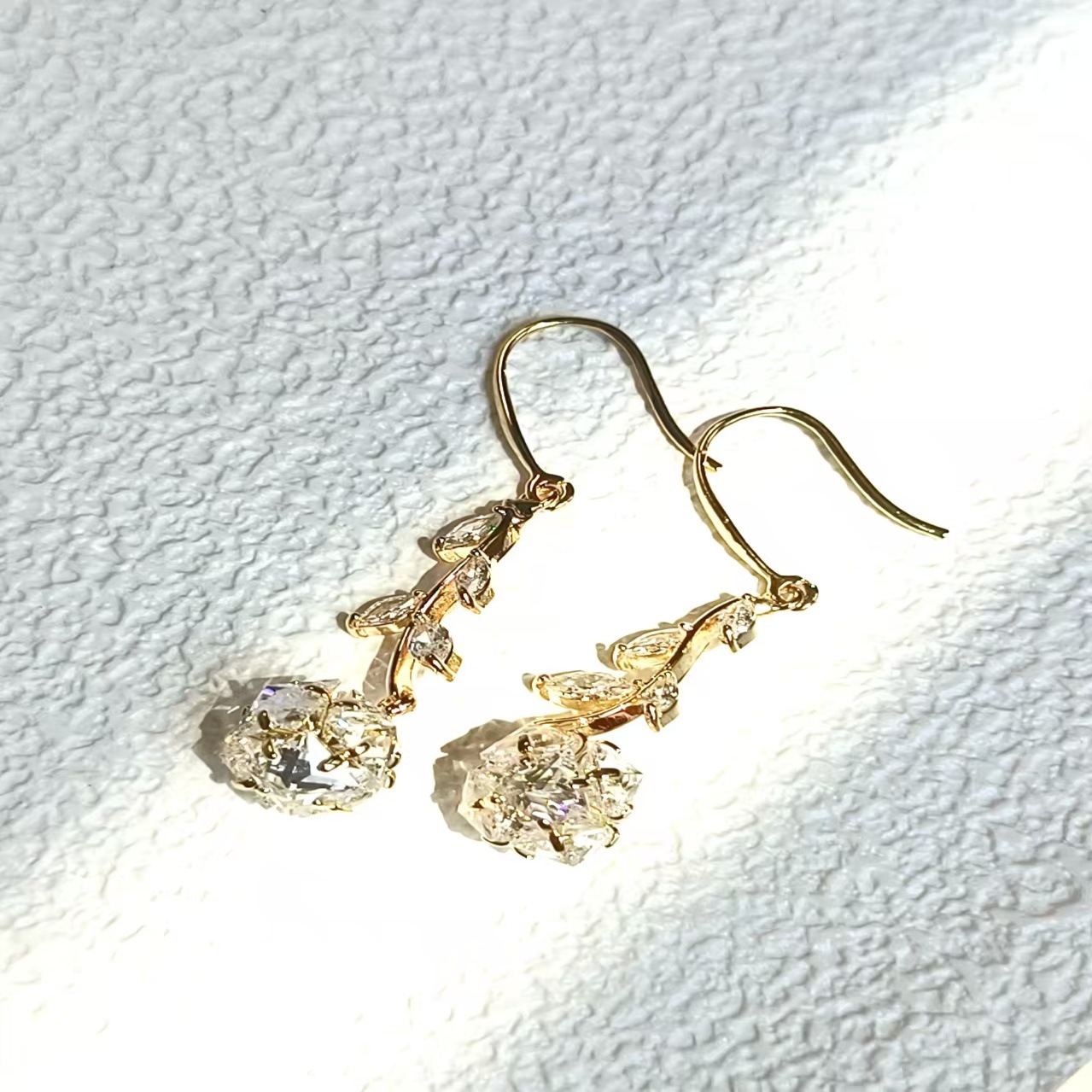 Long and elegant, light luxury zircon flower earrings, fashionable and versatile, round face slimming, tassel earrings for women, fashionable Specification drawing