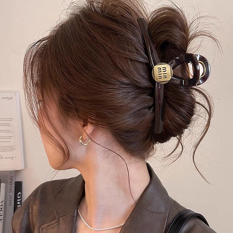2025 New style simple scratch-clip women's high-end large-sized hair clip, high-quality shark clip headwear at the back of the head details Picture