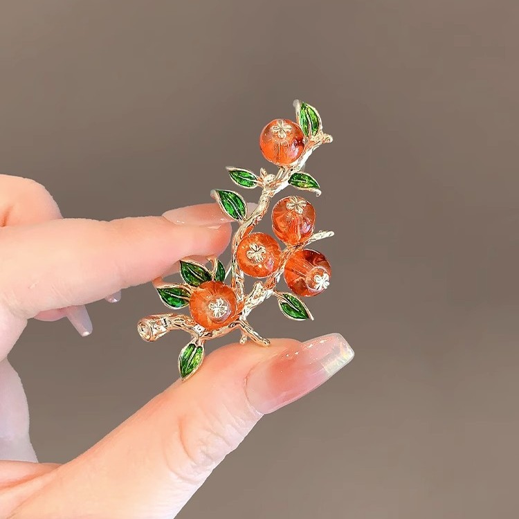 "Shishi Ruyi brooch, high-end women, retro, exquisite and elegant brooch, 2023 new style pins, suits, sweaters and accessories. Application Scenario